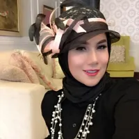 Marini Zumarnis, Ibu Peri Yang Kini Berhijab & Secantik Sosialita