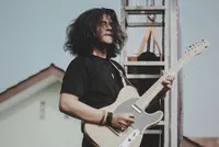 Masih Ingat Esa Sigit Pemain Sinetron 'Heart Series'? Ini Foto-Foto Kabarnya Sekarang, Ganteng Banget Jadi Anak Band dan Punya Rambut Gondrong!
