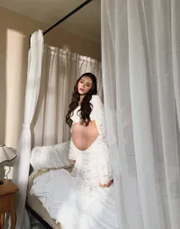 Maternity Shoot Alyssa Daguise Jelang Lahiran, Makin Glowing