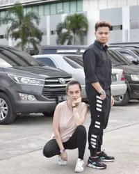 Maternity Shoot Pacar Reza Smash, Romantis Pamer Baby Bump