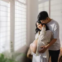 Maternity Shoot Rinni Wulandari, Manis Mesra Bersama Jevin Julian