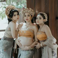 Maternity Shoot Terbaru Jessica Iskandar, Pakai Baju Adat Bali - Pamer Bare Baby Bump yang Makin Besar