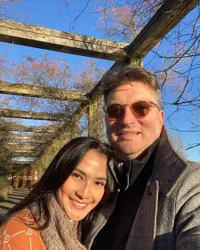 Maudy Koesnaedi dan Keluarga Pulang Kampung ke Belanda, Eddy Meijer Jadi Sorotan - Tinggi dan Ganteng Banget