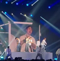 Mawar Eva de Jongh Nonton Konser EXO Ditemani Bryan Domani, Tak Bisa Sembunyikan Rasa Bahagia