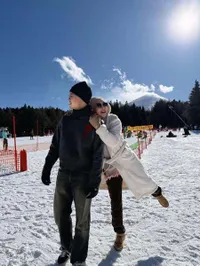 Me Time di Jepang, Potret Angelina Sondakh Liburan Bareng Keanu Jabaar 