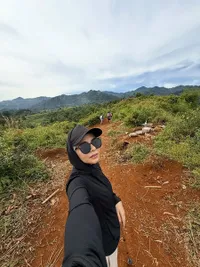 Meisya Siregar Trekking Bareng Keluarga, Ketemu Olla Ramlan