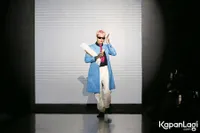 Melenggang Gagah di Atas Catwalk, Potret Gaya Reza Arap Memukau Dengan Koleksi Sprezzatura 2024 Karya Henri Winata