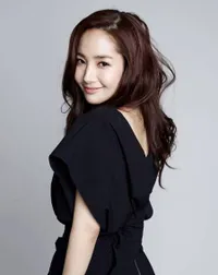 Mempesona Sebagai Secretary Kim, Park Min Young Cantik Dari Dulu?