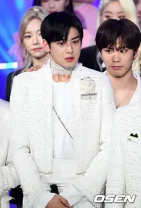 Menangis di Panggung, Cha Eun Woo Tetap Terlihat Ganteng Memukau!