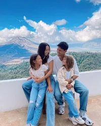 Menanti Anak Keempat, Potret Keluarga Jennifer dan Irfan Bachdim yang Selalu Harmonis Meski Sering LDR