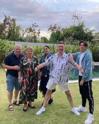 Menantu Kesayangan, 8 Potret Maudy Koesnaedi Liburan Bareng Mertua di Bali - Netizen Malah Salfok ke Eddy Meijer