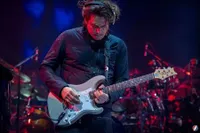 Mendapat Ancaman Pembunuhan Dari Penggemar Taylor Swift, Berikut 7 Potret John Mayer Yang Ternyata Menanggapi Hal Tersebut!