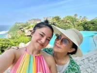 Mendapatkan Banyak Cinta, 11 Potret Kedekatan Marshanda dengan Keluarganya - Sempat Dikabarkan Menghilang di Los Angeles