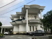 Mengintip Rumah Desy Ratnasari, Megah Tanpa Pagar di Sukabumi!