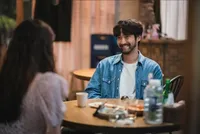 Menjelang Episode Akhir Drama, SM Town Bagikan Foto Choi Siwon di Balik Layar ‘WORK LATER, DRINK NOW’ : Dari yang Bermula Berjanggut Hingga Mulus!