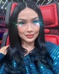 Menolak Tua, Potret Titi DJ yang Tetap Bugar dan Awet Muda di Usia 56 Tahun - Body Goalsnya Bikin Iri