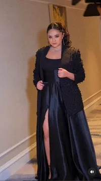 Meski Miliki Tubuh Berisi, 8 Potret Marshanda Percaya Diri Tampil Elegan dan Makin Cantik Kenakan Gaun Hitam Memesona