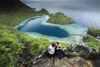 Mesranya Nadine & Dimas Anggara di Raja Ampat, Diving Bareng Hiu