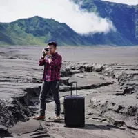 #MeTime Dion Wiyoko, Jelajahi Tempat Keren di Indonesia