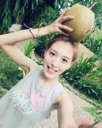 Minum Es Degan Pakai Celana Gemas, Liburan Asyik Jaekyung Rainbow