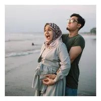 Momen Bersama Suami, Nycta Gina Tengah Hamil Lagi Sudah 6 Bulan