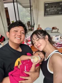 Momen Denny Caknan dan Bella Bonita dapat Kejutan Anniversary ke-2 dari Keluarga dan Tim
