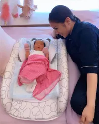 Momen Hangat Luna Maya Gendong Anak Momo Geisha, Keibuan Banget