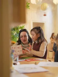 Momen Hangat Shandy Aulia dan Putri Cantiknya, Nikmati Liburan Berdua di Eropa