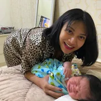 Momen Hari Ibu, 8 Potret Lawas Mendiang Vanessa Angel Bareng Baby Gala Saat Masih Kecil Ini Bikin Air Mata Menetes