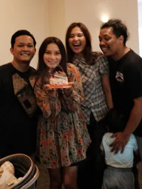 Momen Indah Permatasari Rayakan Ultah Adik, Paras Cantik Plek Ketiplek Sang Kakak