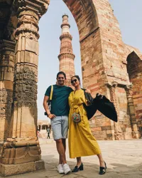 Momen Indah Tengku Dewi - Andrew Andika Pergi Liburan ke India