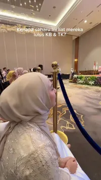 Momen Kelulusan KB dan TK Anak Irish Bella, Air Rumi Tampil Bela Diri dan Amala Tampil Percaya Diri di Atas Panggung