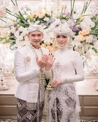 Momen Kemesraan Manis Rezky Aditya & Citra Kirana Usai Akad Nikah, Bikin Baper!