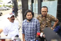 Momen Kerja Keras Nahan Ngakak Jadi Sorotan, Ini 8 Potret Letda Zeni Barry Radya Keponakan Komeng yang Baru Dilantik Jadi Perwira Muda