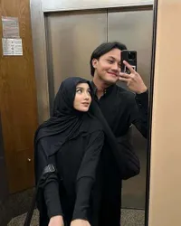 Momen Mahalini Salah Rakaat saat Salat Wajib, Reaksi Sule Jadi Sorotan