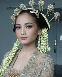 Momen Manis Akad Acha Septriasa-Vicky, Tukar Cincin - Cium Kening