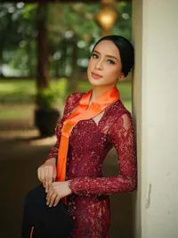 Momen Manis Kaneishia Anak Dede Yusuf yang Wisuda S1 Ditemani Pacar