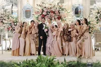 Momen Manis Sederet Artis Hadiri Pernikahan Erica Putri dan Deryl