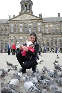 Momen Nabila Syakieb & Suami Ajak Baby Raqeema Liburan ke Belanda