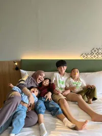 Momen Rieta Amilia Quality Time Bareng Cucu, Rafathar Stay Cool - Rayyanza Bikin Gemas