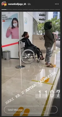 Momen Sunan Kalijaga Antar dan Jaga Salmafina di RS, Gemes Anaknya Bobo di Bawah Bantal