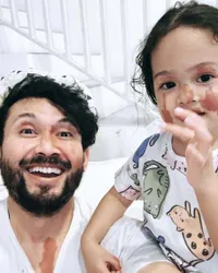 Momen Wajah Chef Norman Jadi Proyek Coba-coba Anaknya, Cuma Bisa Pasrah