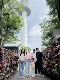 Momen Wendi Cagur Ajak Keluarga Liburan ke Busan, Jajal Sky Capsule