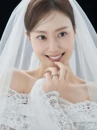 Moon Chae Won Tampil Cantik dengan Gaun Pengantin Langsung Jadi Sorotan