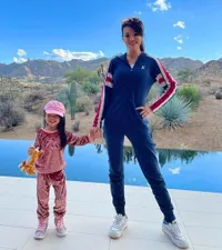 Mulai Sekolah di Amerika, 8 Potret Amaira Anak Kedua Farah Quinn yang Sering Disebut Versi Mini Sang Mama