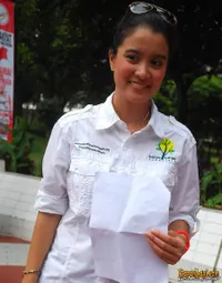 Marcella - Olivia di Tugu Proklamasi Jakpus