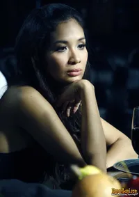 Marsha Timothy di Syuting Video Klip Dewi Perssik-Ahmad Dhani