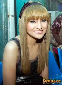 Marshanda Ganti Gaya Rambut