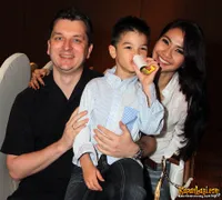 Maudy Koesnaedi Kenalkan Anak ke Lagu yang Sesuai