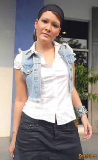 Melanie Subono di Studio TPI